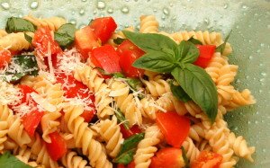 Fresh Tomato and Basil Pasta Salad